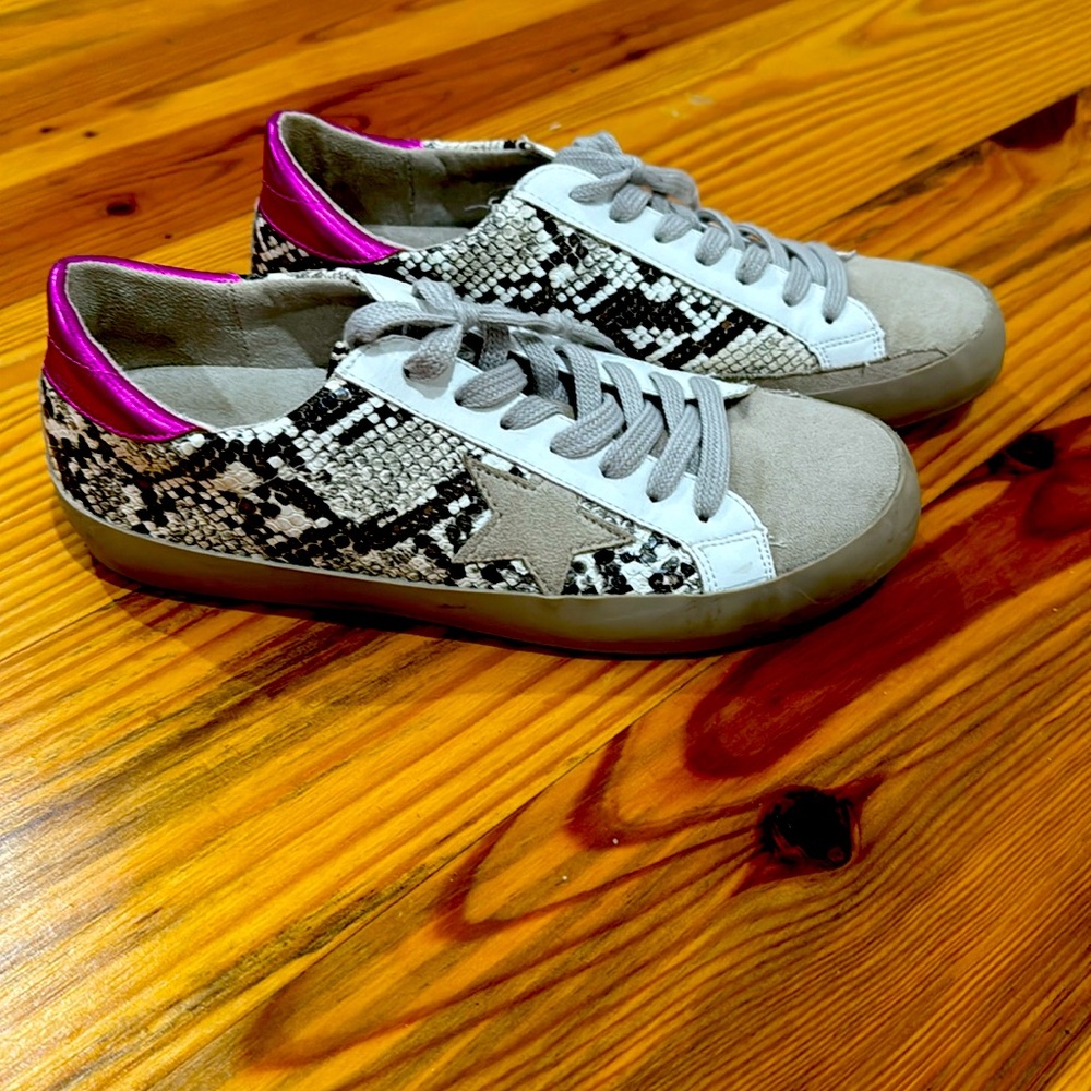 Shu shop size 6 shoes